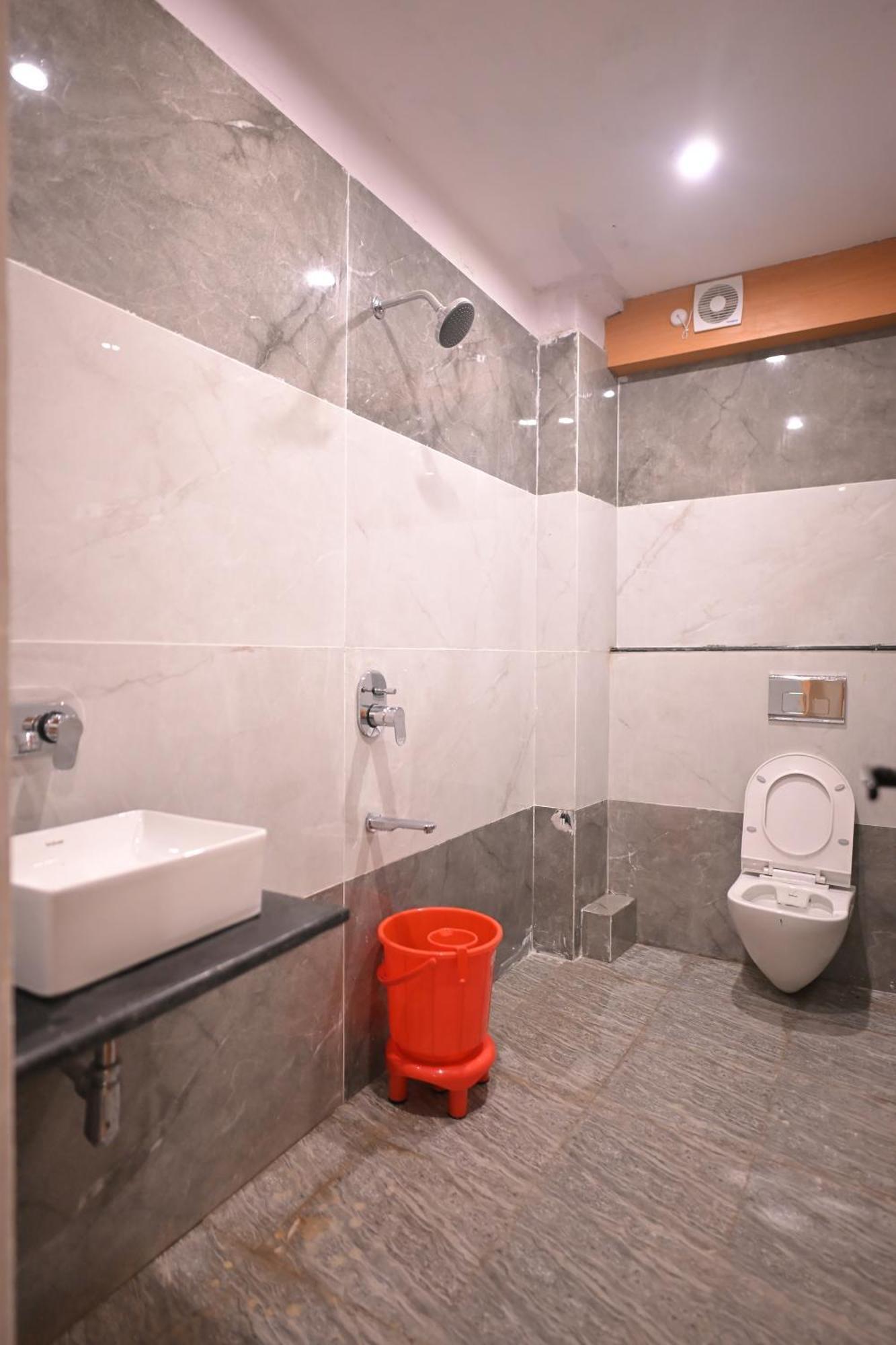 Sunrise Vista Inn Prayagraj Exterior photo